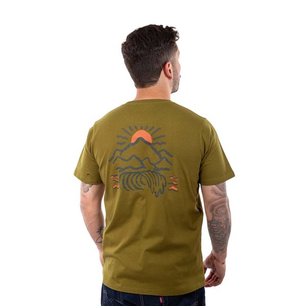 Polera Manga Corta Hombre Mountain Verde Musgo Hang Loose - Imagen 2