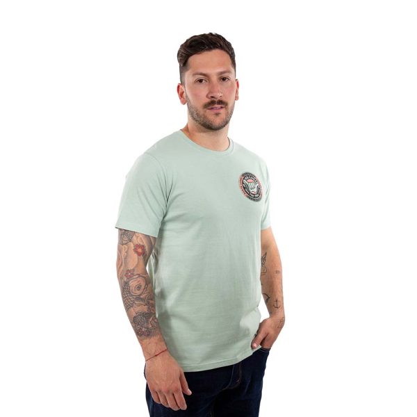 Polera Manga Corta Hombre Wax Verde Hang Loose - Imagen 3
